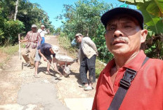 Warga Pekon Sukaraja Swadaya Perbaiki Jalan Kabupaten 