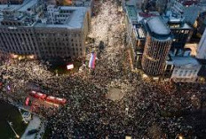 Lebih dari 100.000 Pengunjuk Rasa Tuntut Perubahan Pemerintahan di Beograd