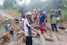 Peratin Sunayah Kerahkan Warga Tangani Jalan Putus