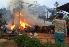 Satu Rumah Panggung di Pekon Atarbawang Ludes Terbakar