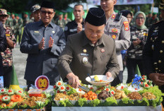 Sambangi Makodim 0422, Mad Hasnurin Beri Kejutan  Tumpeng HUT ke-80 TNI 