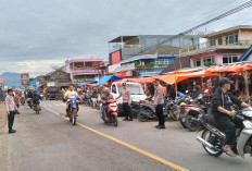 Meminimalisir Kemacetan, Polres Lampung Barat Amankan Sejumlah Titik Pasar Tumpah