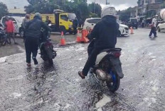 Cairan Kimia Tumpah di Jalan, Ratusan Motor Rusak dan Sejumlah Pengendara Luka  