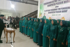 Bupati Pesbar Lantik Pengurus TP-PKK Periode 2025-2030