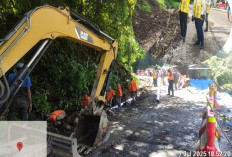Demi Keamanan Pengendara, BPJN Lakukan Perlebaran Jalan di Titik Amblas KM 22 Jalur Liwa–Krui 