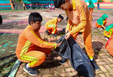 Forum Sekolah Adiwiyata  Tanam Pohon dan Bersih-bersih