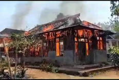Akibat Korsleting Listrik, Satu Rumah di Pekon Kenali Ludes Terbakar