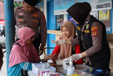 Warga Balikbukit Serbu   Pelayanan Pengobatan Gratis 