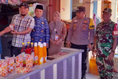 Pastikan Keamanan Pangan Jelang Idul Fitri, Tim Kecamatan Sukau Sisir Pasar Tradisional