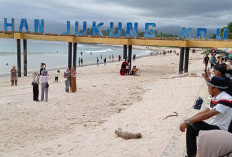 Selama Libur Lebaran, Pendapatan Daerah di Pantai Labuhan Jukung Capai Rp21 Juta Lebih