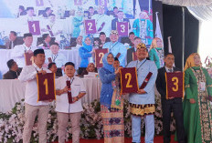 Pengundian Nomor Urut Paslon Pilkada Pesbar, Dedi-Irawan Topani No 1, Septi-Ade No 2, dan Lingga-Erlina No 3