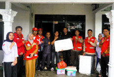 PMI Lambar Salurkan Bantuan Korban Kebakaran di Dua Pekon 