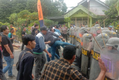 Simulasi Sispamkota Pilkada 2024, Polres Pesisir Barat Peragakan Kerusuhan Hingga Pengamanan 