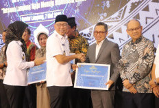 Rektor UBL Terima Reward  Atas Kontribusi Strategis 