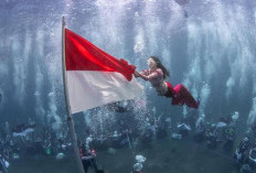 Gubernur Malut Kibarkan Merah Putih di Bawah Laut Peringati HUT ke-80 RI