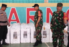Camat Tinjau Logistik Hasil Pemilu di GSG Bung Karno 