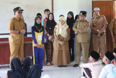 Hari Kedua Sekolah, Parosil Sidak dan Beri Motivasi