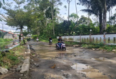 Banjir dan Jalan Rusak di Jalur Dua Sebelat Tak Kunjung Tuntas