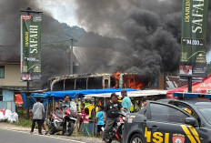 Bus Krui Putra Terbakar di Pasar Lama Sekincau