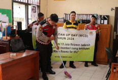 World Cleanup Day, Personel Polres Lampung Barat Lakukan Aksi Bersih-bersih