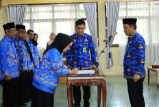 Parosil Lantik Tim Pembina  Posyandu Periode 2025-2030