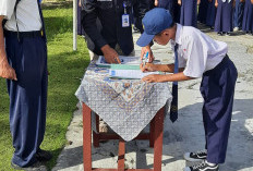 Belasan Siswa SMPN 1 Sukau Ucapkan Tri Ikrar Sekaligus Tandatangani Surat Pernyataan Berhenti Merokok