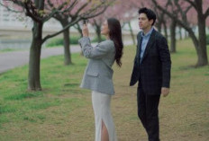Momen Manis di Bawah Sakura: Inspirasi Gaya Tunangan Luna Maya yang Elegan dan Kasual