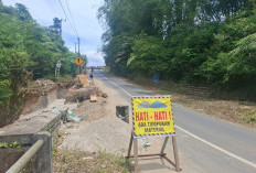 Cegah Amblas, Jalan Seranggas  Diperkuat Beton dan Bronjong