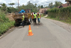 Kedalaman Patching Ruas Jalan  Nasional Sumberjaya Dipertanyakan 