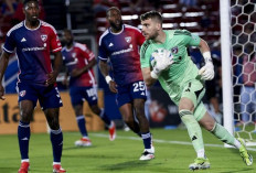 Rumor Maarten Paes ke Persib:  Seperti Beckham ke Milan?