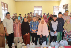 Wabup Pesbar Salurkan Bantuan  Kemanusiaan di Bangkunat