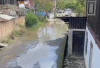 Tak Ada Drainase ,  Jalan Utama di Pekon   Gunungsugih Tergenang 