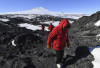 Gunung Erebus Muntahkan Debu Emas, Nilainya Capai Rp 91 Juta Per Hari