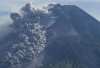 Merapi Luncurkan Awan Panas 2,5 Km ke Kali Boyong, Status Tetap Siaga