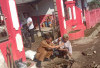 Warga dan Sekolah Gotong Royong  Perbaiki Drainase yang Tersumbat