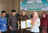 Sinergi Kemenag dan Kejaksaan, UMKM Pesbar Terima Sertifikat Halal