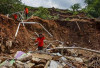 Longsor Majenang Telan Korban,  21 Warga Masih Belum Ditemukan