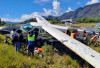 Aksi Heroik Warga Selamatkan Penumpang Pesawat Smart Air yang Mendarat Darurat di Nabire