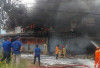 Diduga Akibat Genset,  Gudang Spare Part dan Rumah di  Bandar Lampung Hangus Terbakar